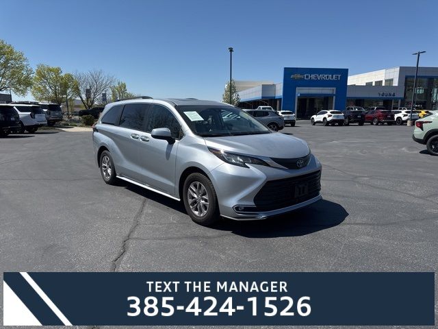 2023 Toyota Sienna XLE