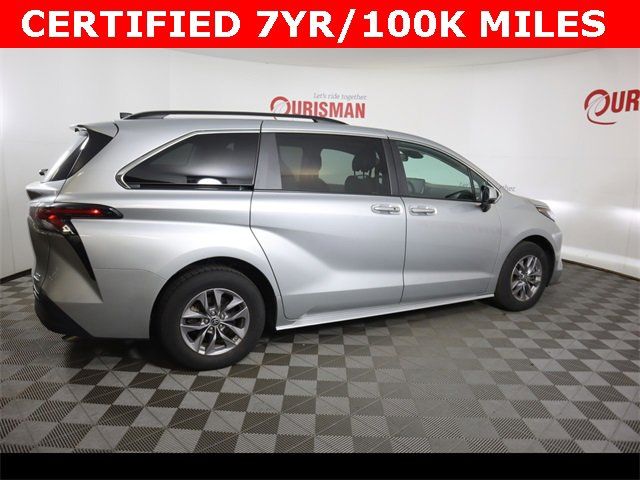 2023 Toyota Sienna XLE