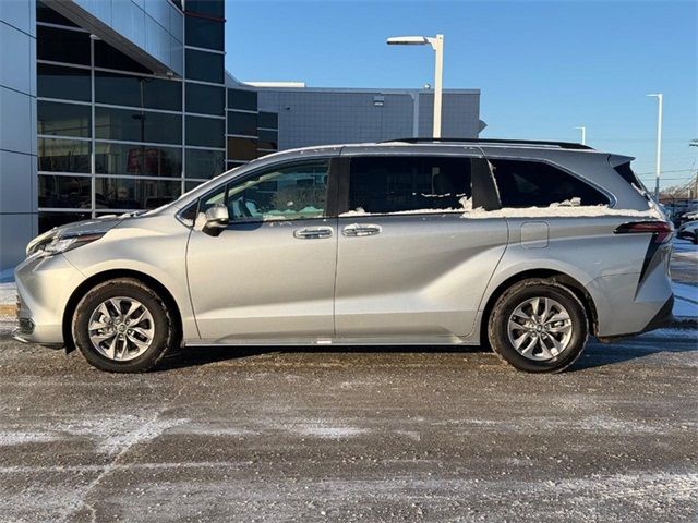 2023 Toyota Sienna XLE