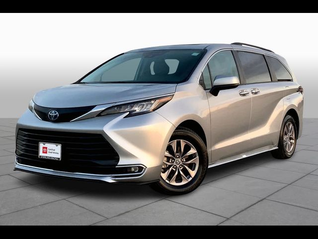 2023 Toyota Sienna XLE