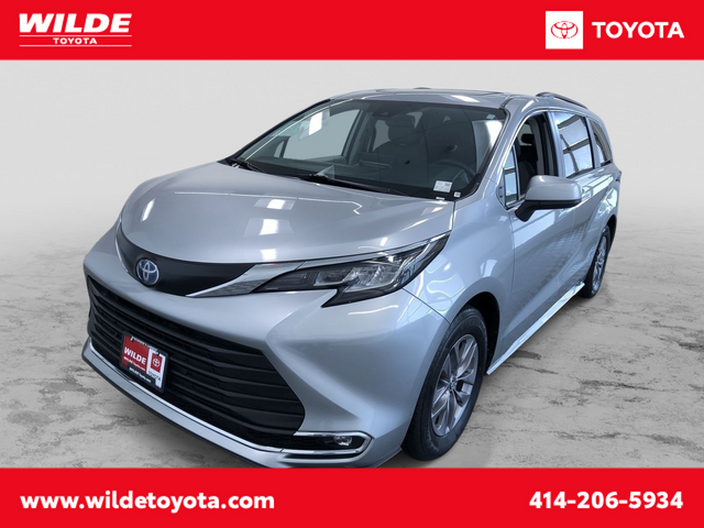 2023 Toyota Sienna XLE