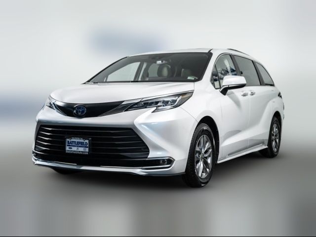 2023 Toyota Sienna XLE