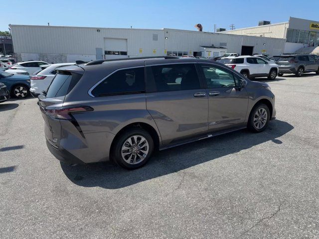 2023 Toyota Sienna XLE