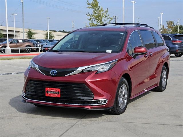 2023 Toyota Sienna XLE