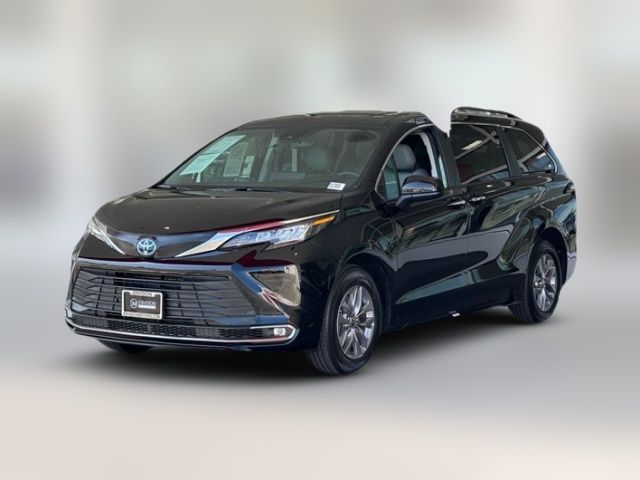 2023 Toyota Sienna XLE