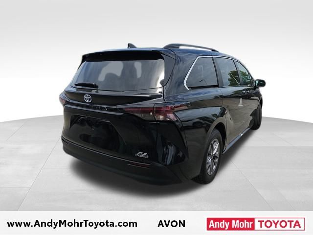 2023 Toyota Sienna XLE