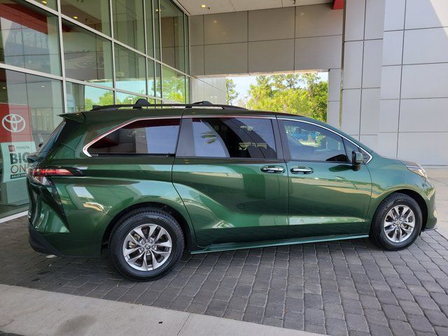 2023 Toyota Sienna XLE