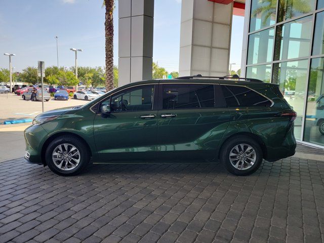 2023 Toyota Sienna XLE