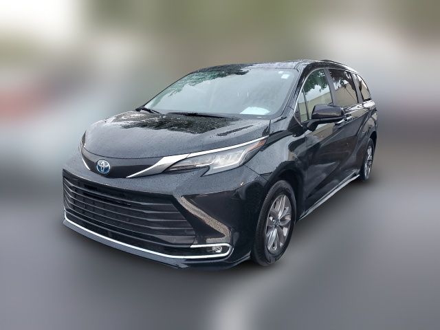 2023 Toyota Sienna XLE