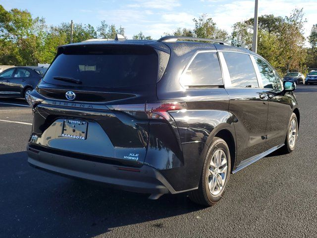 2023 Toyota Sienna XLE