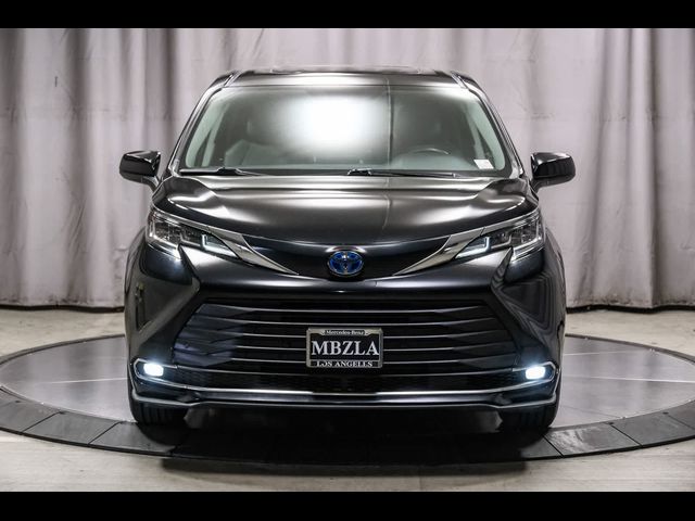 2023 Toyota Sienna XLE