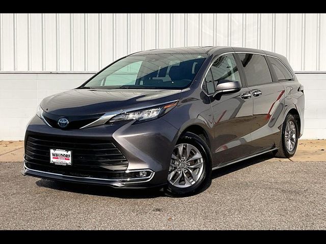 2023 Toyota Sienna XLE