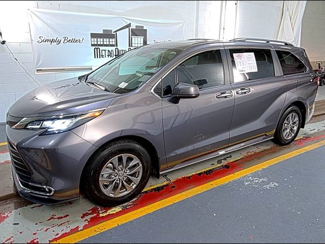 2023 Toyota Sienna XLE