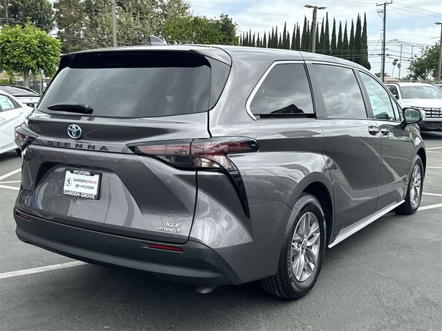 2023 Toyota Sienna XLE