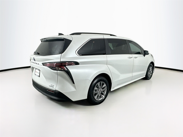 2023 Toyota Sienna XLE