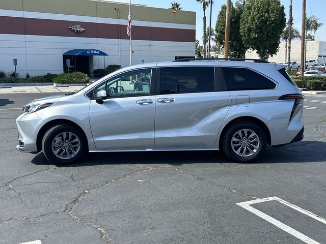 2023 Toyota Sienna XLE