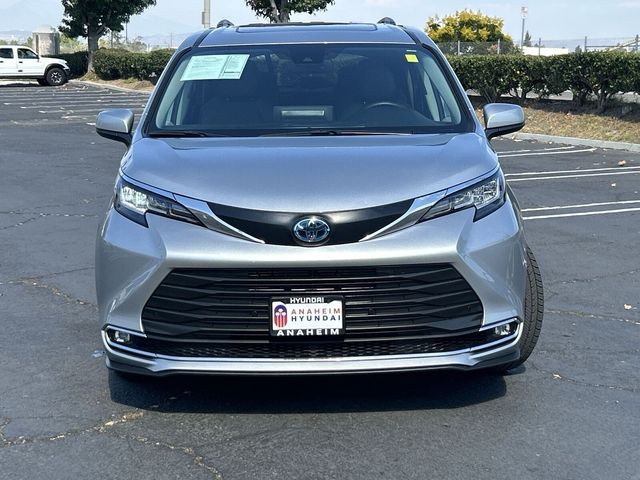 2023 Toyota Sienna XLE