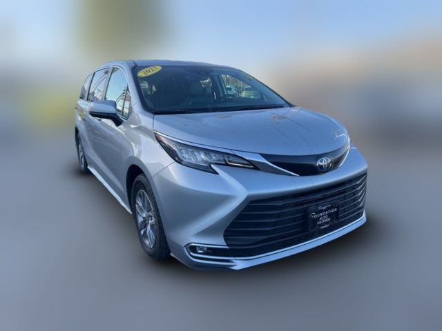 2023 Toyota Sienna XLE