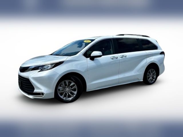 2023 Toyota Sienna XLE