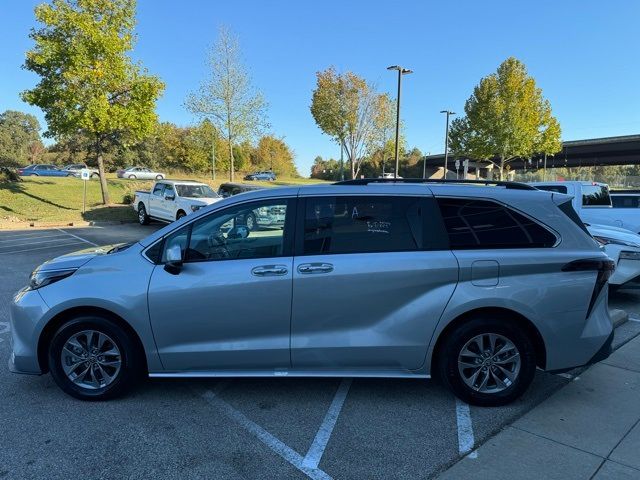 2023 Toyota Sienna XLE