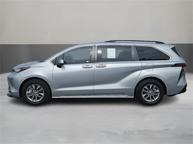 2023 Toyota Sienna XLE