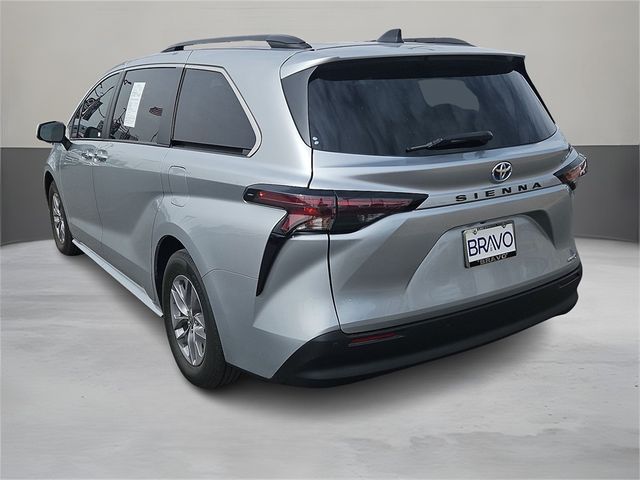 2023 Toyota Sienna XLE