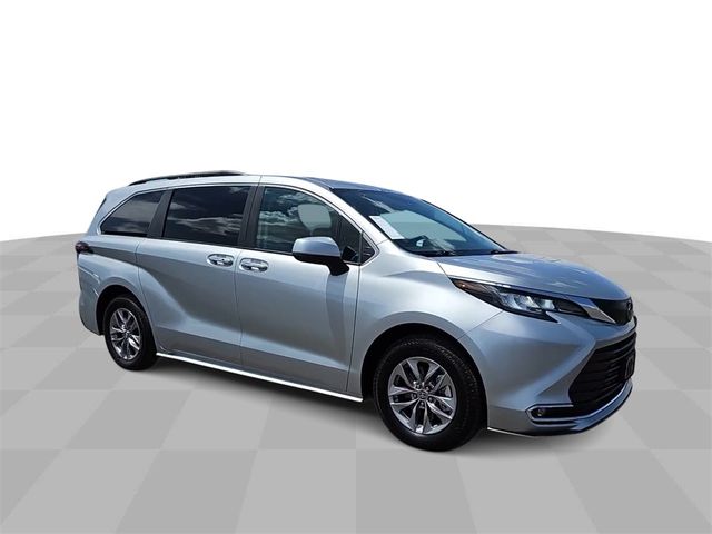 2023 Toyota Sienna XLE