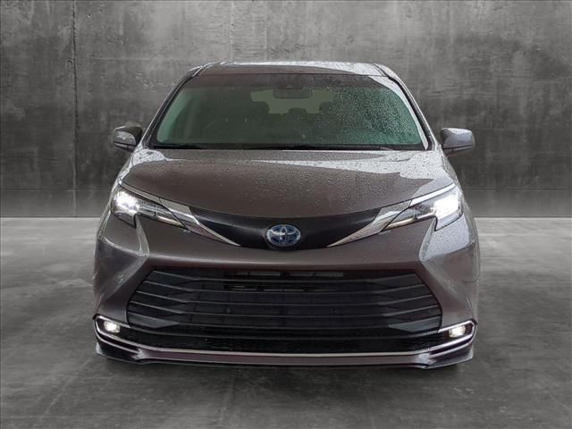 2023 Toyota Sienna XLE