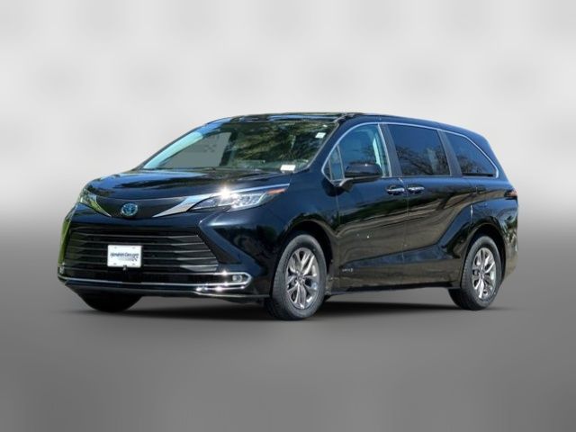 2023 Toyota Sienna XLE