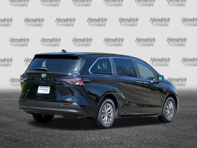 2023 Toyota Sienna XLE