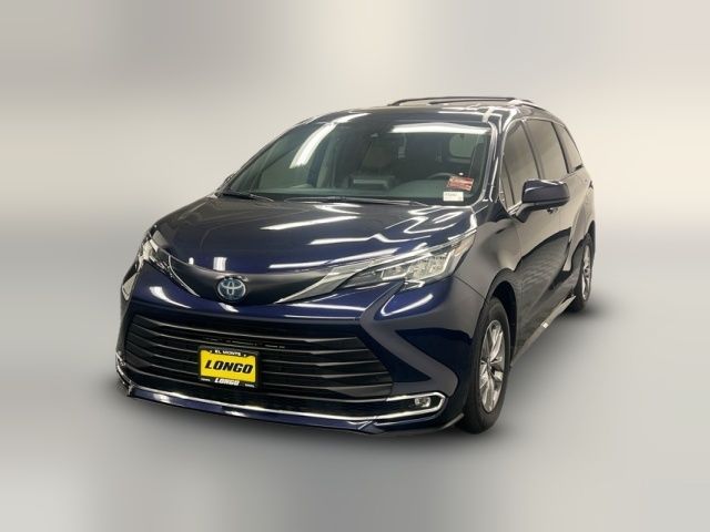 2023 Toyota Sienna XLE