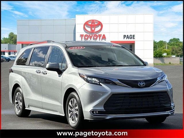 2023 Toyota Sienna XLE