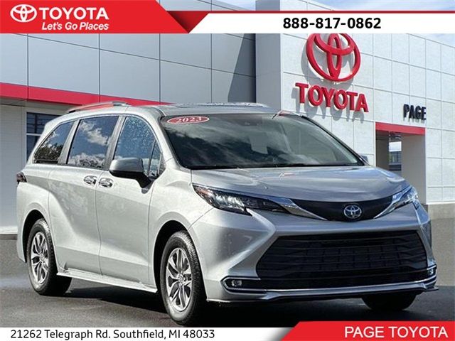 2023 Toyota Sienna XLE