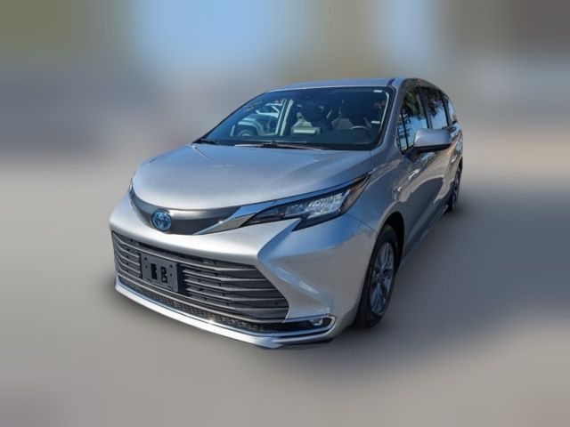 2023 Toyota Sienna XLE