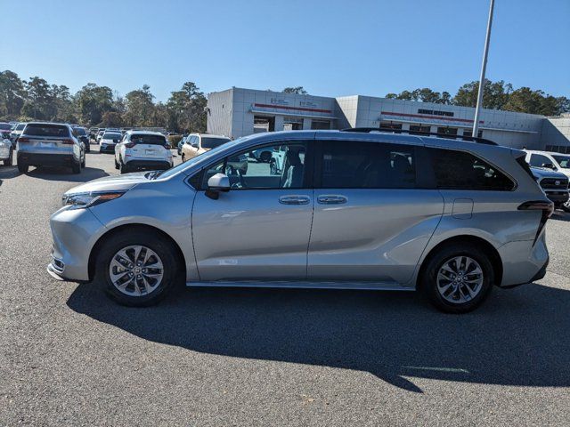 2023 Toyota Sienna XLE