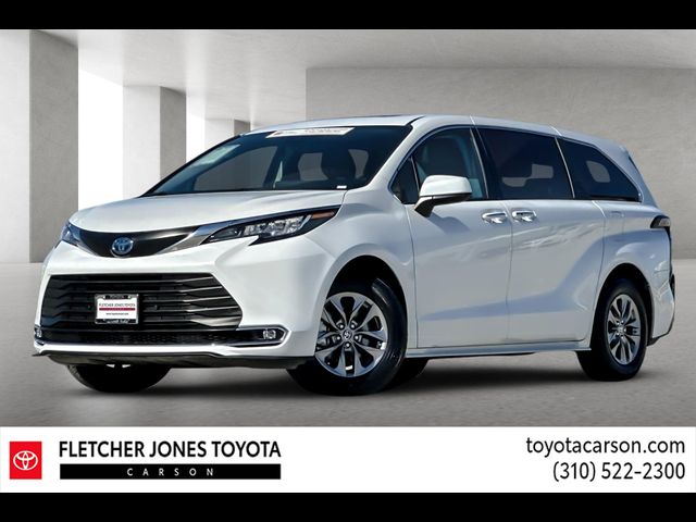 2023 Toyota Sienna XLE