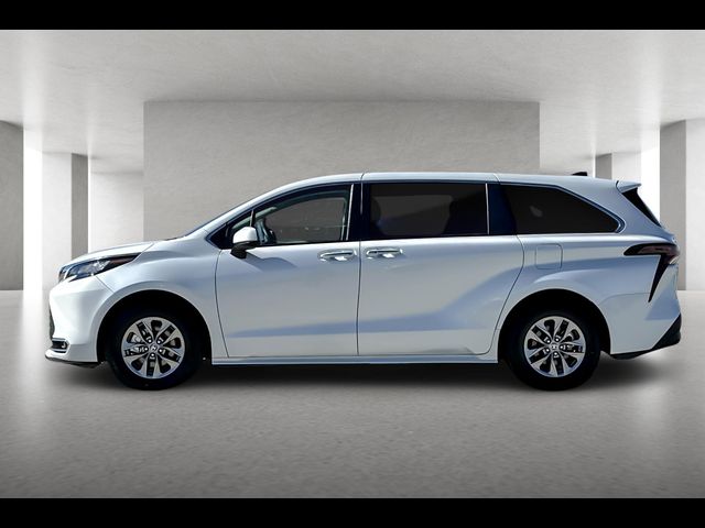 2023 Toyota Sienna XLE