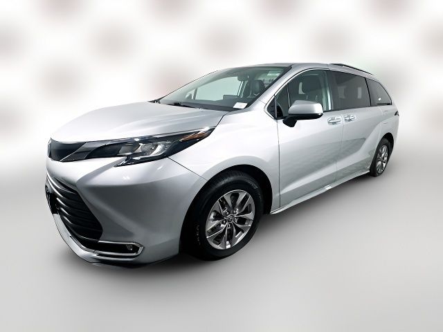 2023 Toyota Sienna XLE