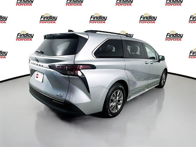 2023 Toyota Sienna XLE