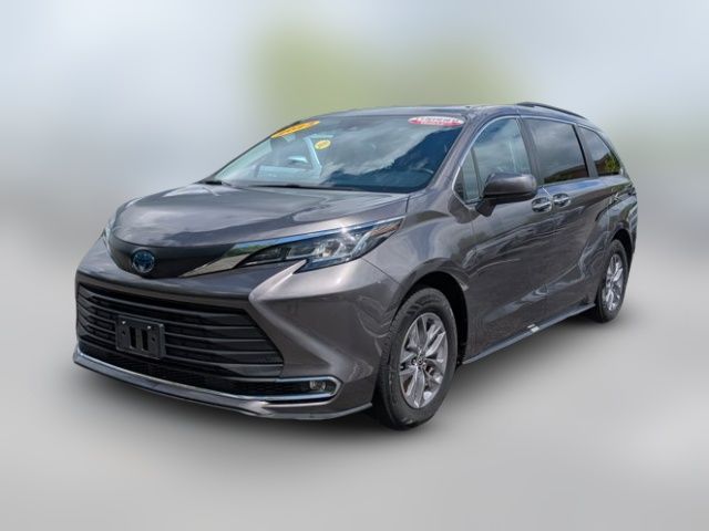 2023 Toyota Sienna XLE