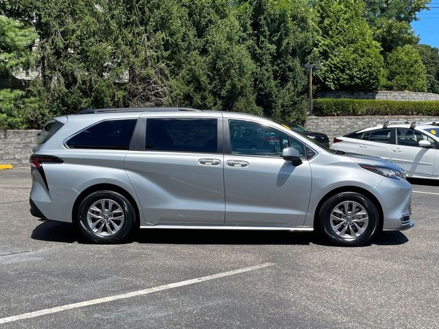 2023 Toyota Sienna XLE