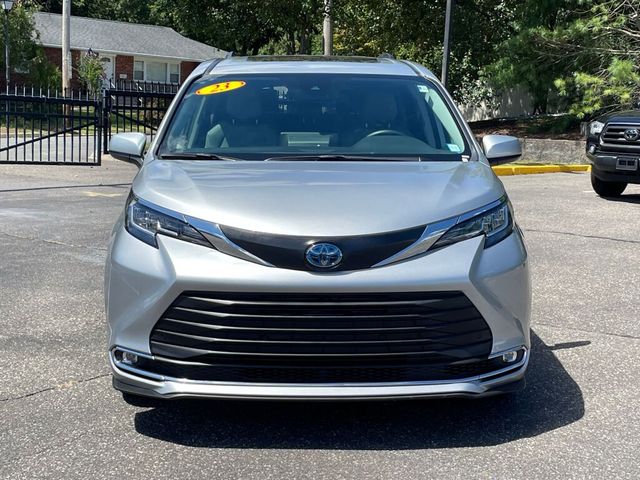 2023 Toyota Sienna XLE