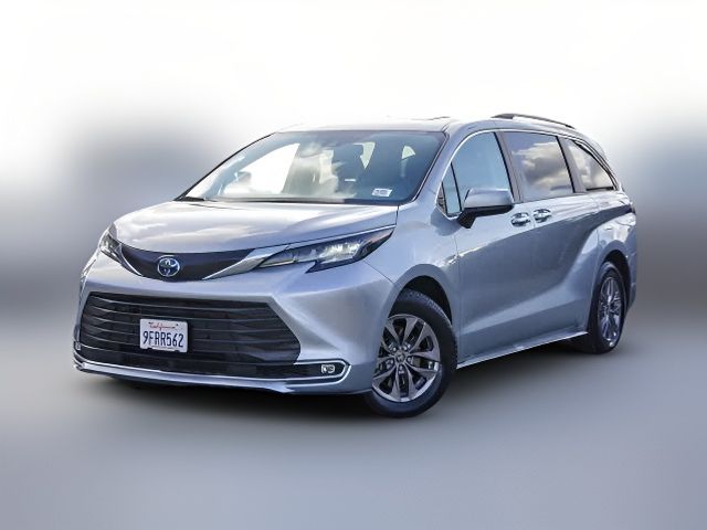 2023 Toyota Sienna XLE