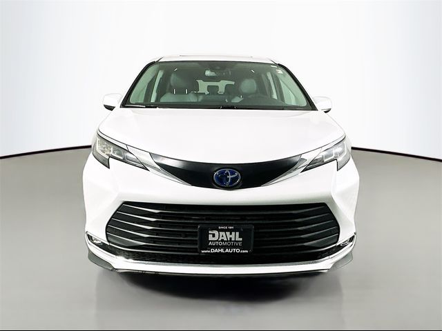 2023 Toyota Sienna XLE