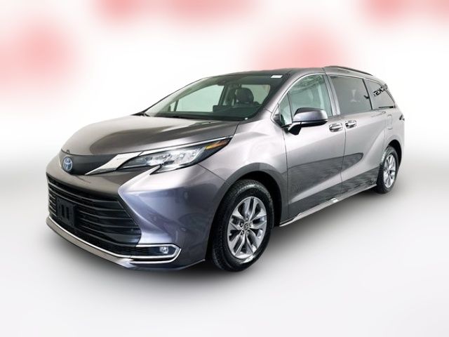 2023 Toyota Sienna XLE