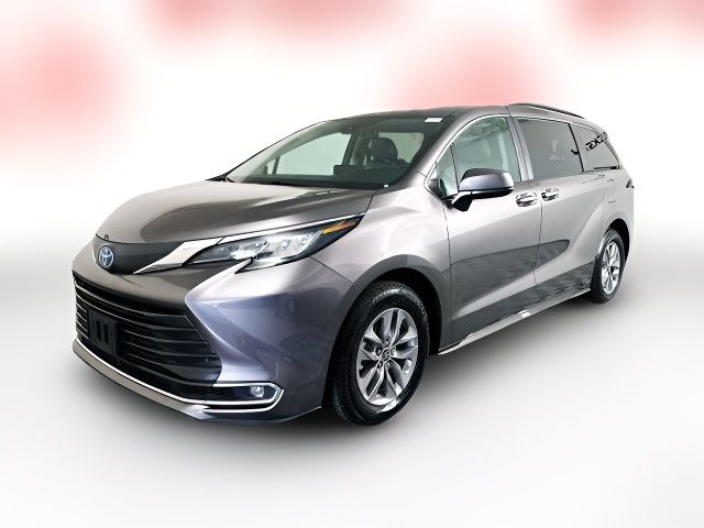 2023 Toyota Sienna XLE