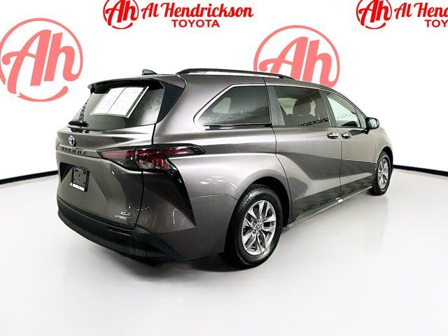 2023 Toyota Sienna XLE