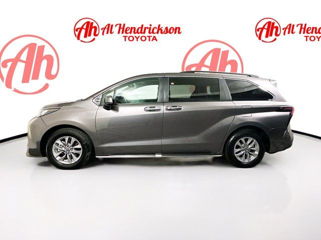 2023 Toyota Sienna XLE