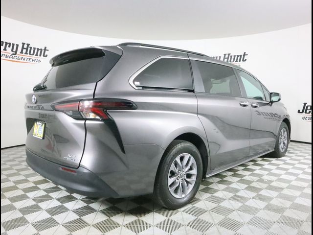 2023 Toyota Sienna XLE