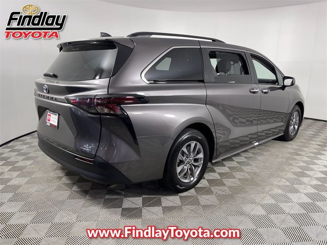 2023 Toyota Sienna XLE